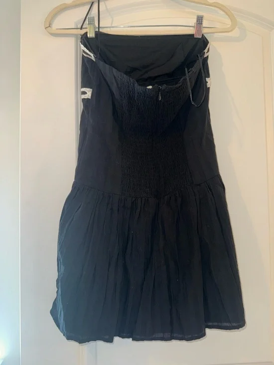 Aeropostale Black Strapless Dress with White trim and black ribbon on top - Picture 4 of 4